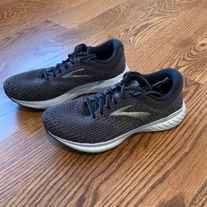 Brooks Revel womens sneakers, dark gray and blue